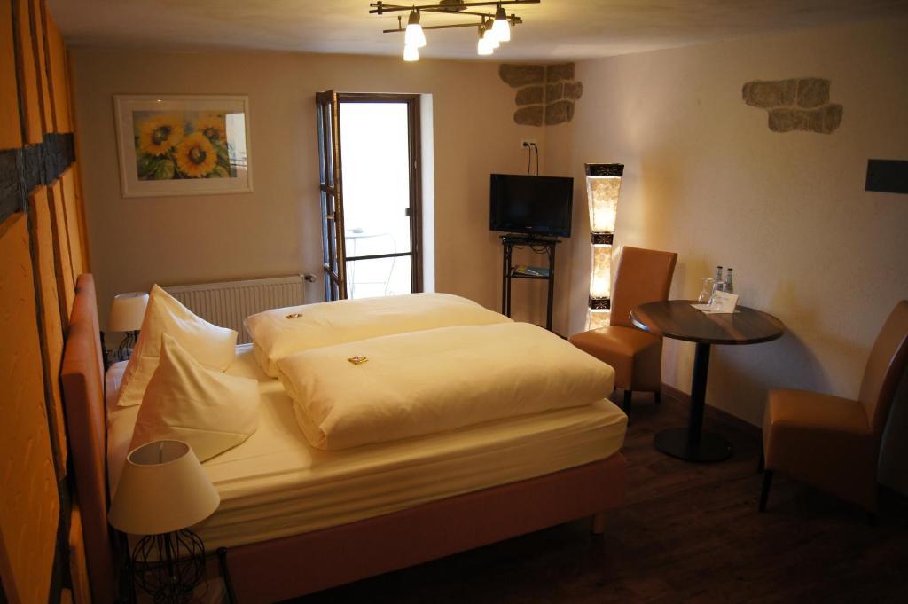 Land-Gast-Hof Walkmuehle Hotel Feuchtwangen Room photo